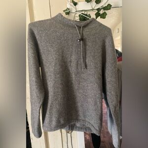 Theory 100% cashmere gray sweater